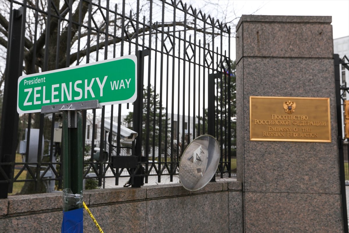 Sign in front of the Russian Embassy in Washington: President Zelensky Road #1