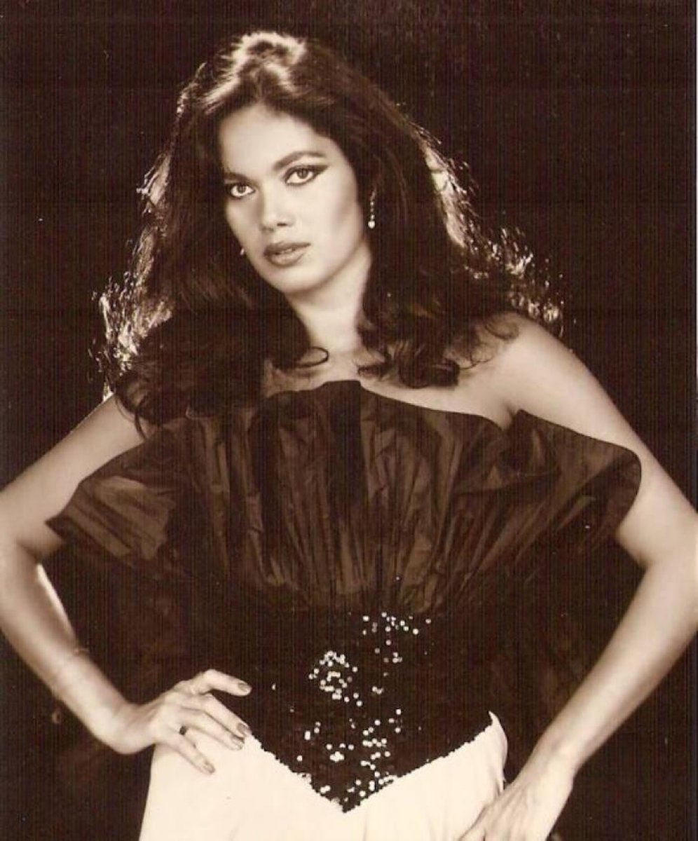 Gören  yeniden doğmuş  diyor! Türkan Şoray ın kardeşi Nazan Şoray ın son hali... #1