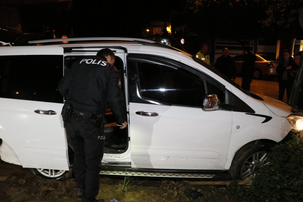 Adana da polislerin yakaladığı şahıs: Biz polislerimizi seviyoruz abicim #1