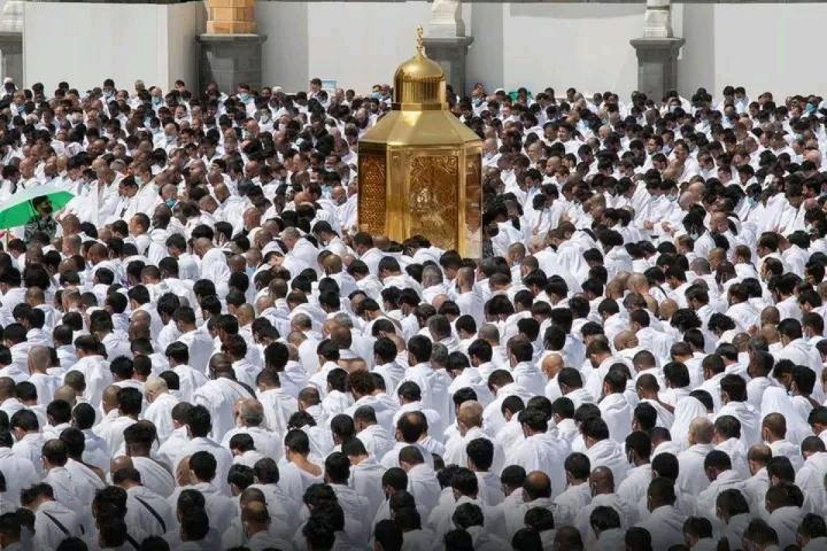 The first Friday prayer without social distance was held in the Kaaba #3