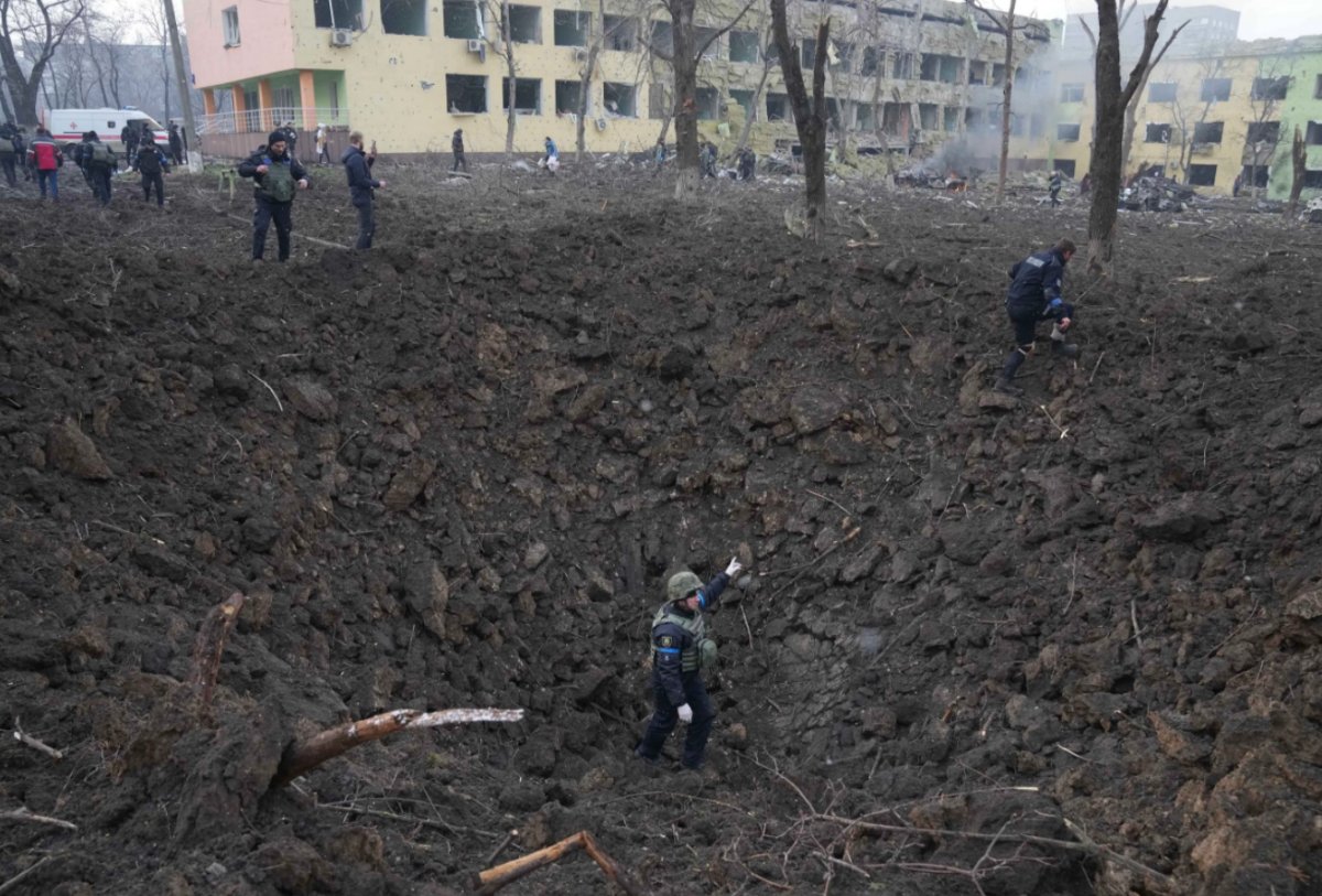 Mariupol de vurulan çocuk hastanesinden görüntüler #10