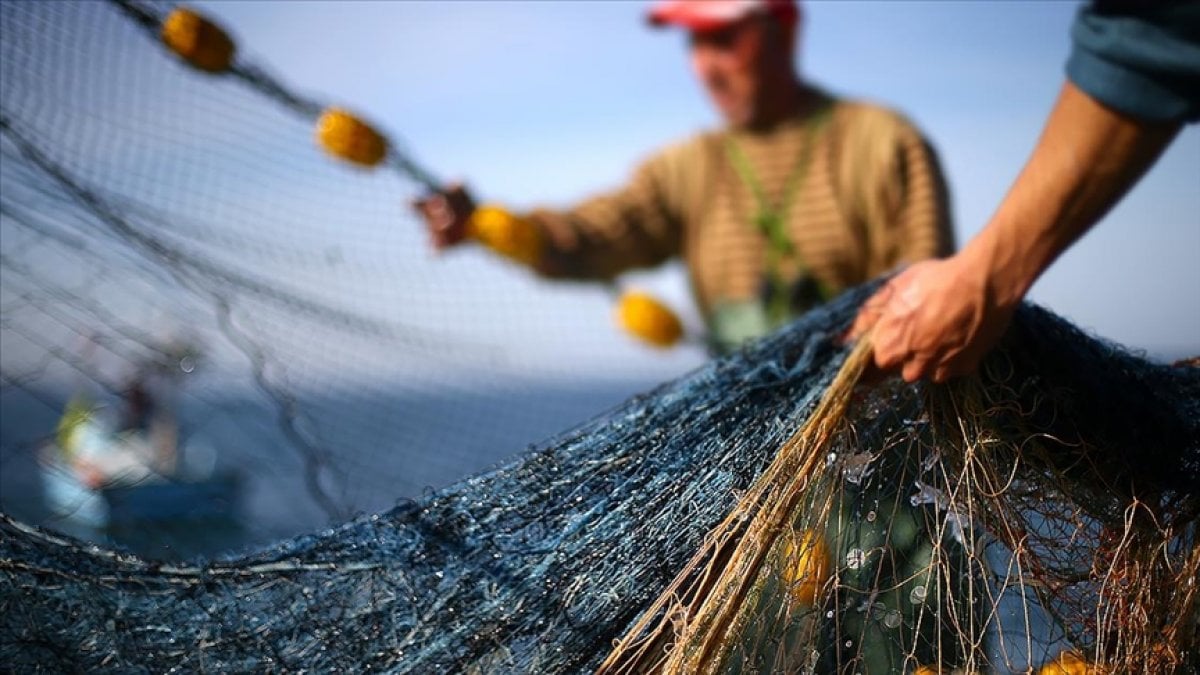 Afetten zarar gören balıkçılara maddi destek #1