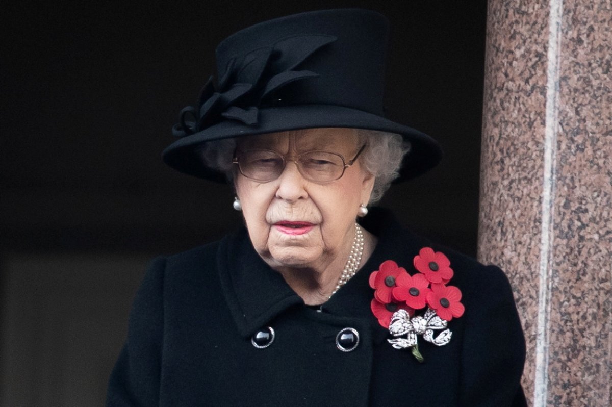 Queen Elizabeth is on the agenda again with health problems #4