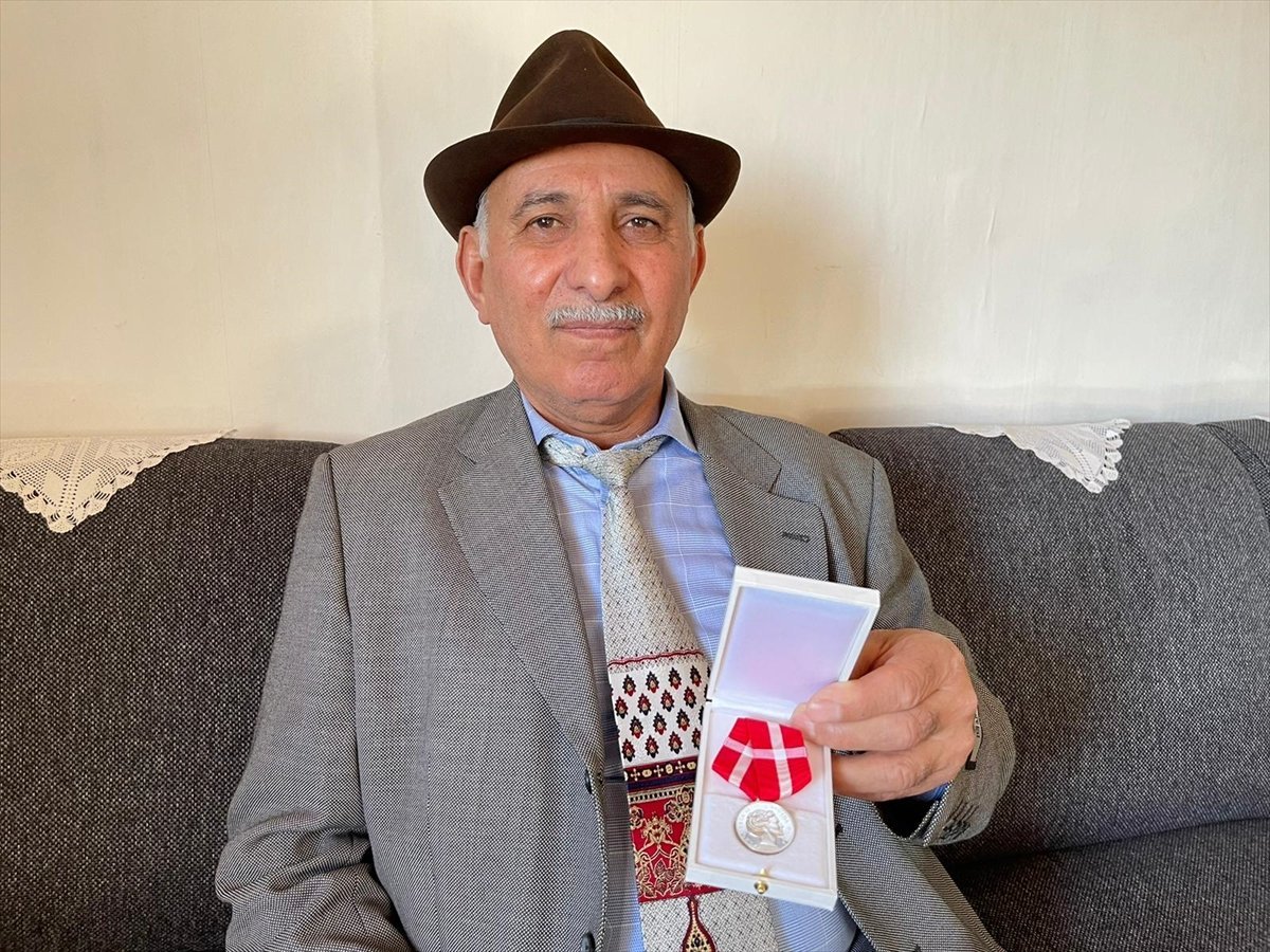 Danimarka daki Türk vatandaşına kraliyet madalyası verildi #1