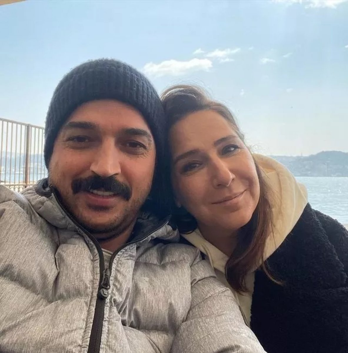 Gönül Dağı Günşıl ın kendisinden 12 yaş küçük eşini görenler şoke oldu! Meğer o da oyuncuymuş... #7