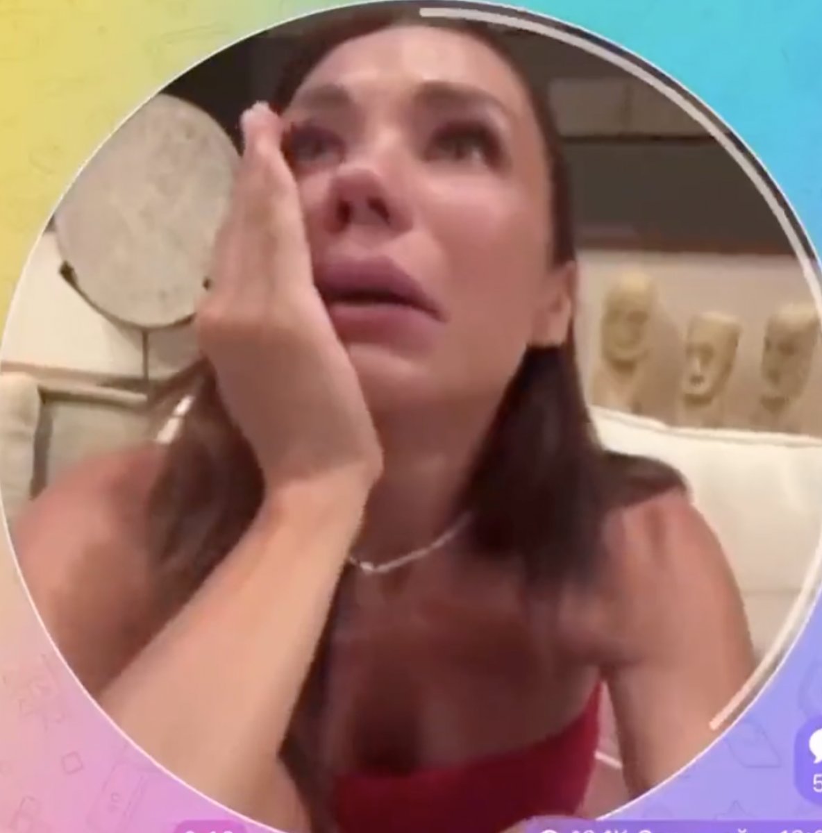 Rus Instagram fenomenleri ağlayarak veda etti #3