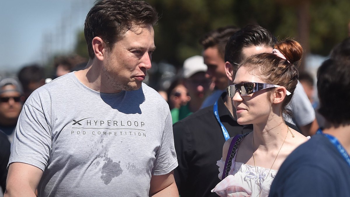 Elon Musk's ex-girlfriend Grimes: Doesn't live like a billionaire #4