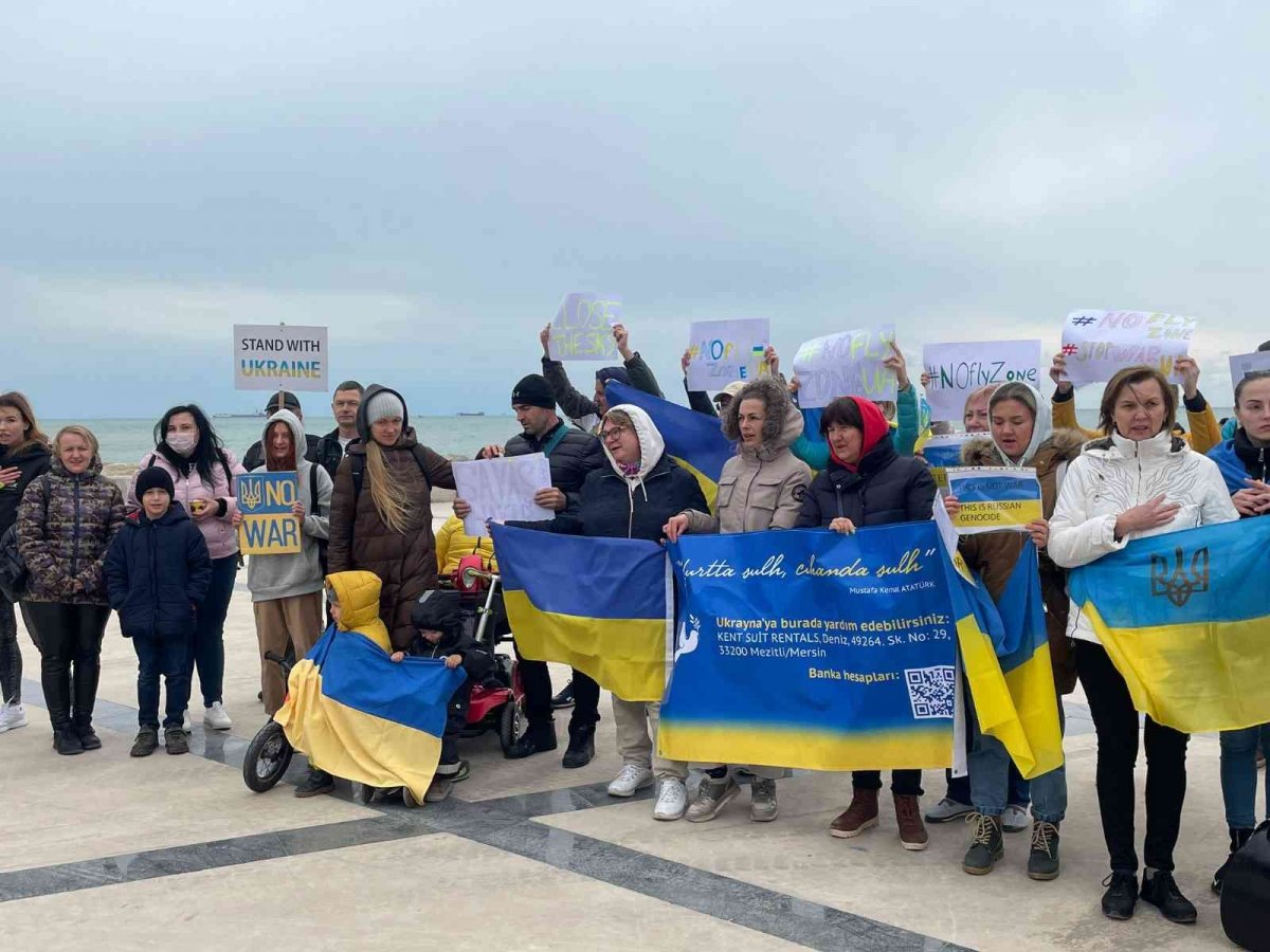 Mersin de yaşayan Ukraynalı vatandaşlardan Rusya saldırısına protesto  #2