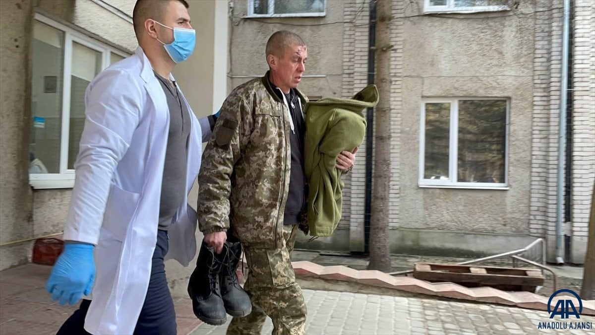 Ukrayna da Barışı Koruma Merkezi ne füzeli saldırı: 9 ölü #5