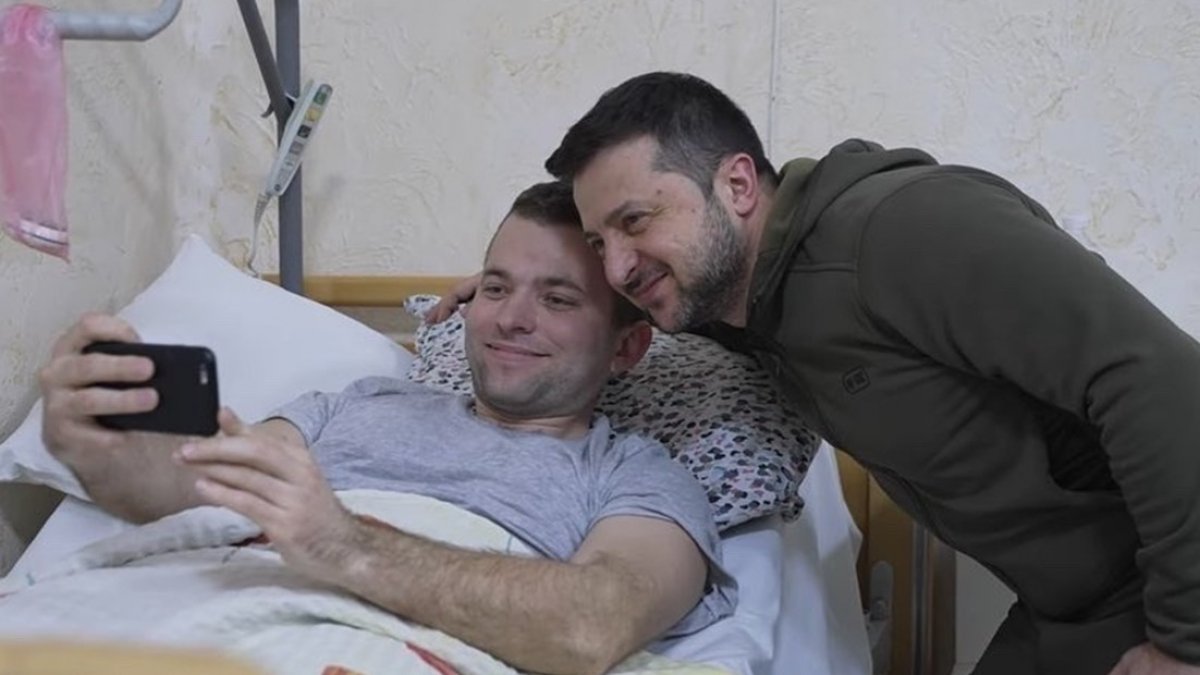 Visiting wounded soldiers from Zelensky