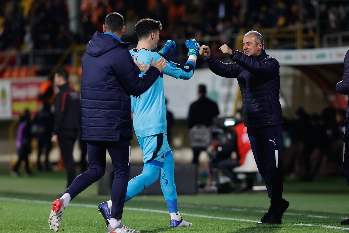 Altay Bayındır büyük oynadı #2