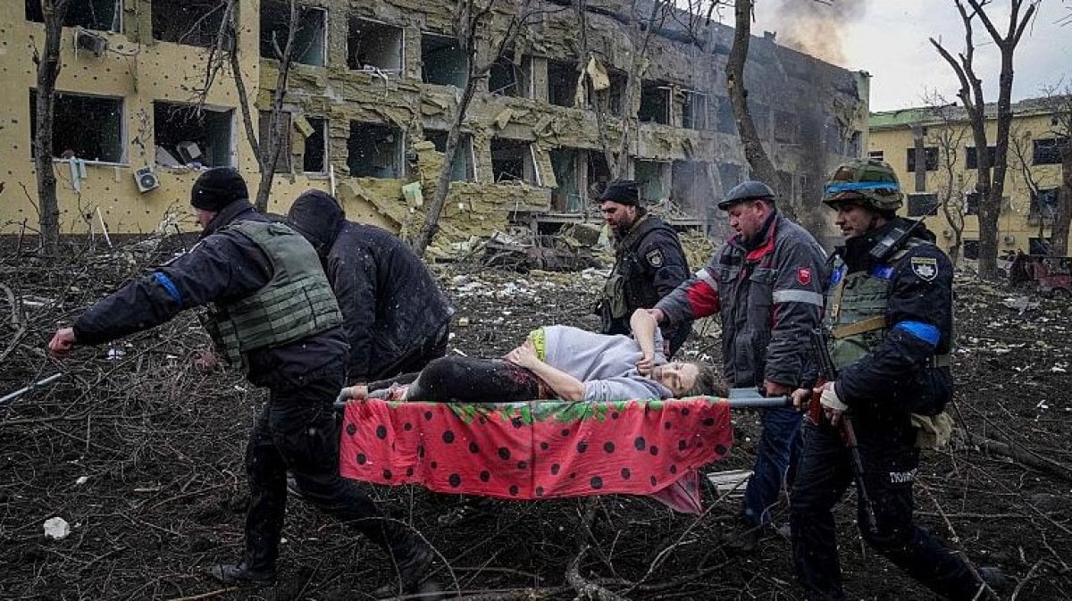 Ukrayna’daki hastane saldırısında yaralanan kadın bebeğiyle birlikte öldü #1
