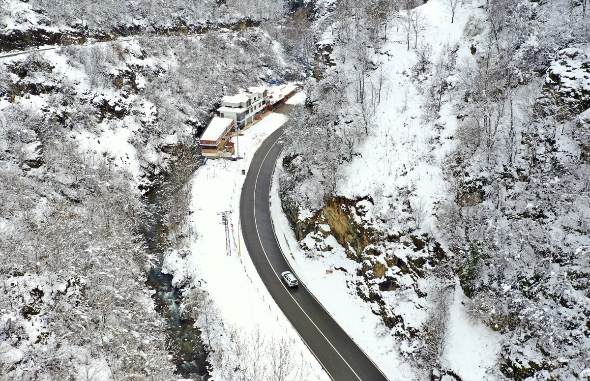Kar altındaki Sümela Manastırı havadan görüntülendi #8