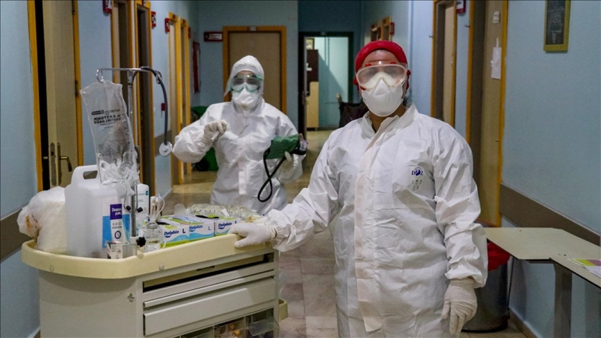 Van da salgının kahraman doktorları, koronavirüsle mücadelede geçen 2 yılı anlattı #1