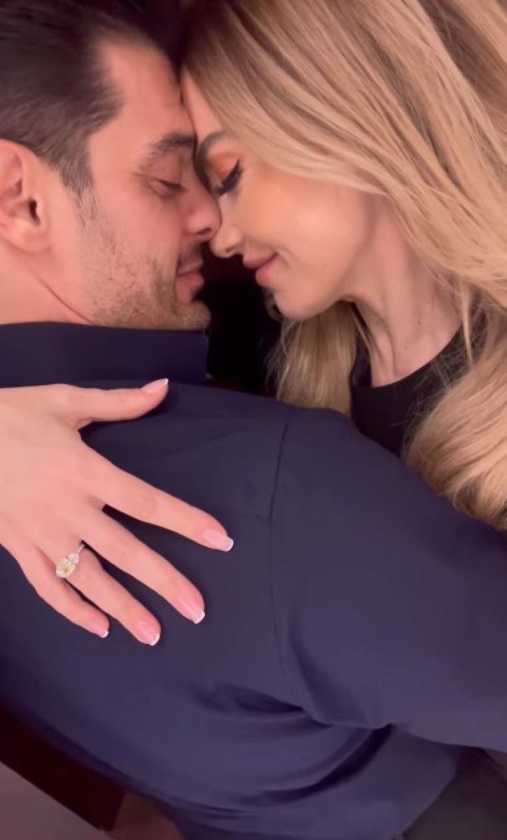 Hadise ve Mehmet Dinçerler nişanlandı #3