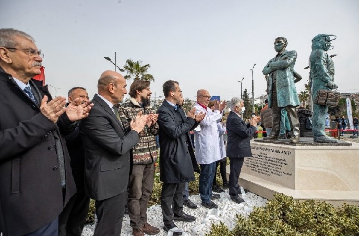CHP den İzmir e yeni heykel #3