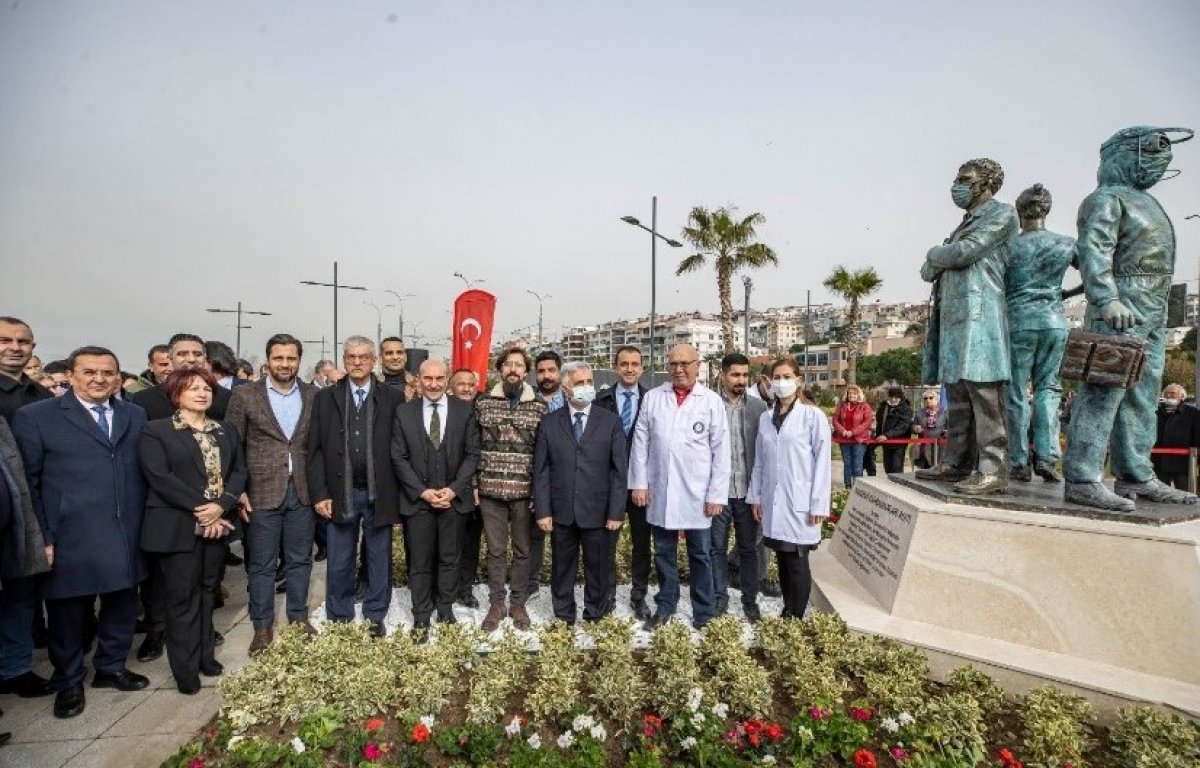 CHP den İzmir e yeni heykel #1