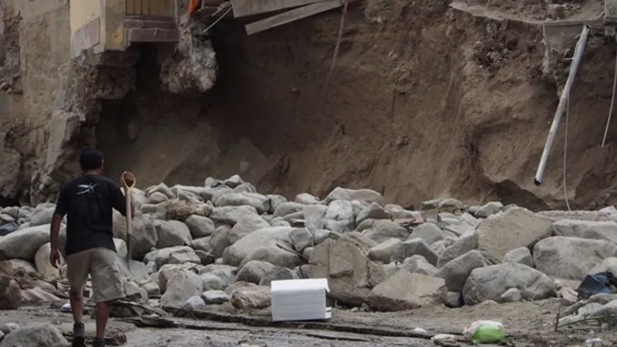 5.5 magnitude earthquake in Peru: 120 adobe houses destroyed