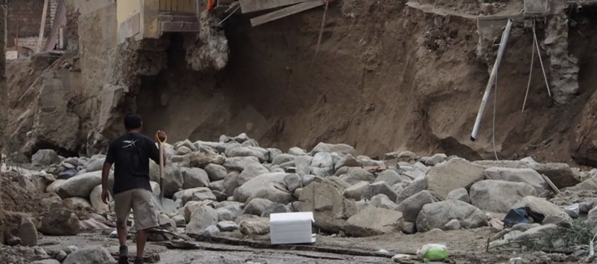 Peru da 5.5 büyüklüğünde deprem: 120 kerpiç ev yıkıldı #1