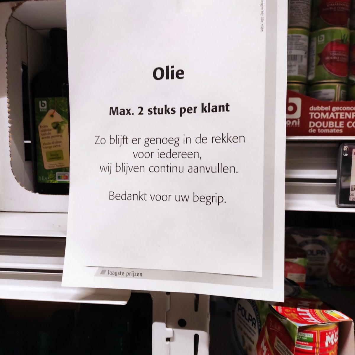 Belgian supermarket chain limits oil and flour sales #1