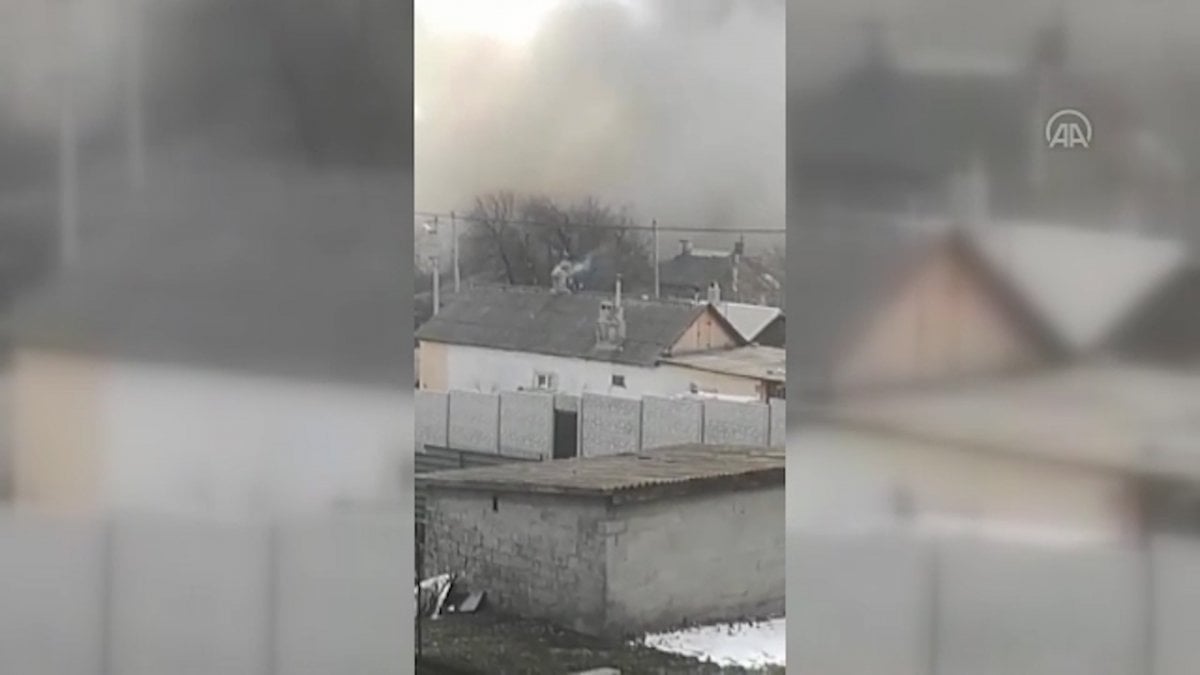 Russian bombardment of factories and port in Mariupol caught on camera #2