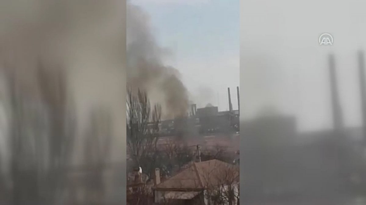 Russian bombardment of factories and port in Mariupol caught on camera #3