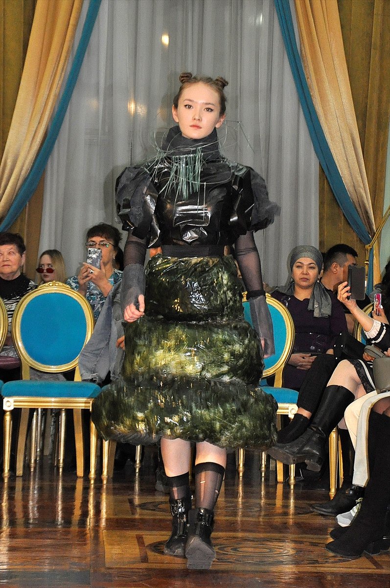 Clothing fashion show made from waste materials was introduced in Kyrgyzstan #2