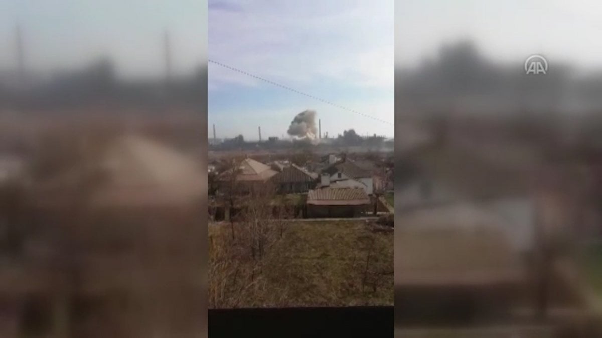 Russian bombardment of factories and port in Mariupol caught on camera #4