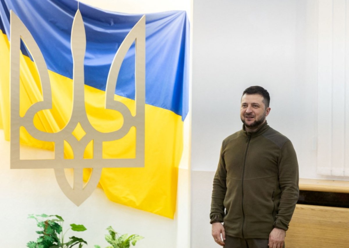 Zelensky, Ukraynalı polislere madalya taktı #2
