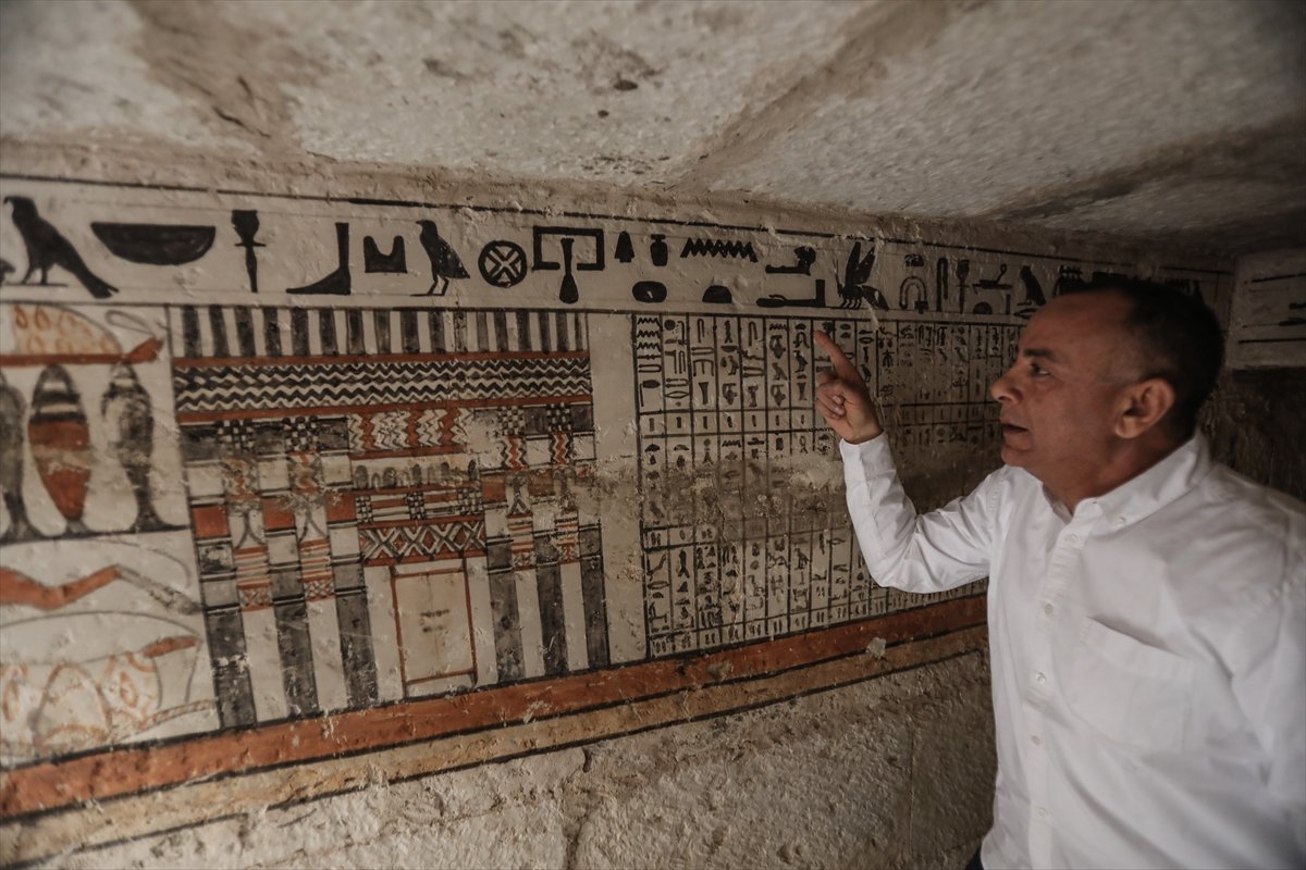 Firavunlar dönemine ait 5 mezar keşfedildi #12