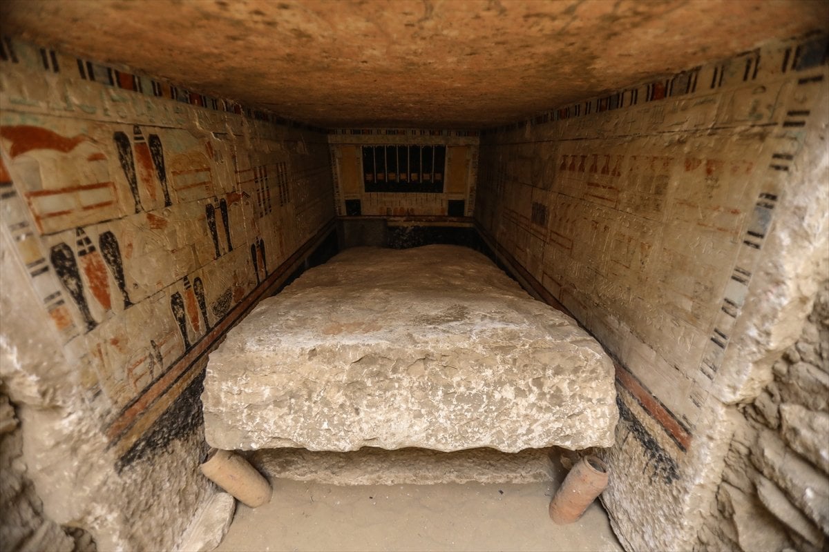 Firavunlar dönemine ait 5 mezar keşfedildi #7