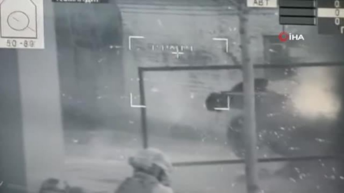 Rus tanklarının imha edilme anları kamerada  #1