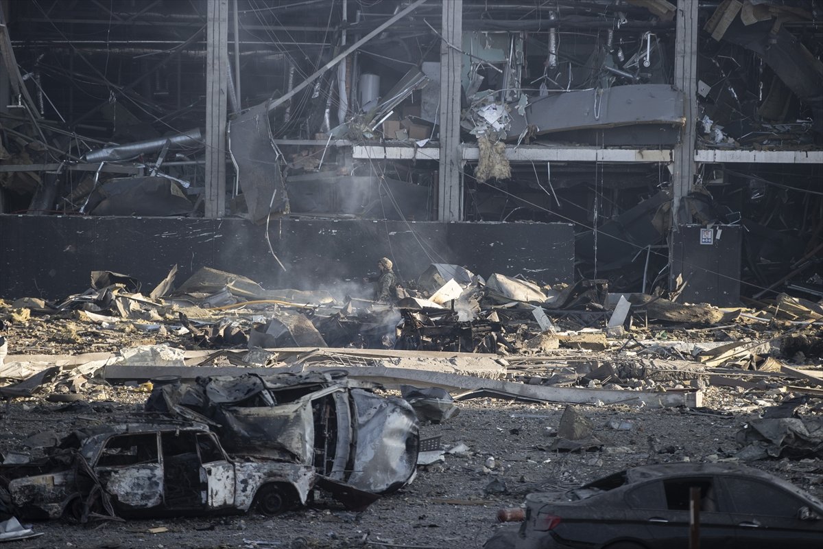 Attack on shopping mall in Kyiv: 8 dead #16