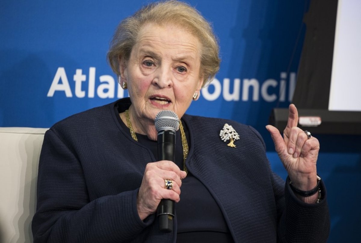 Madeleine Albright, the first female US Secretary of State, dies
