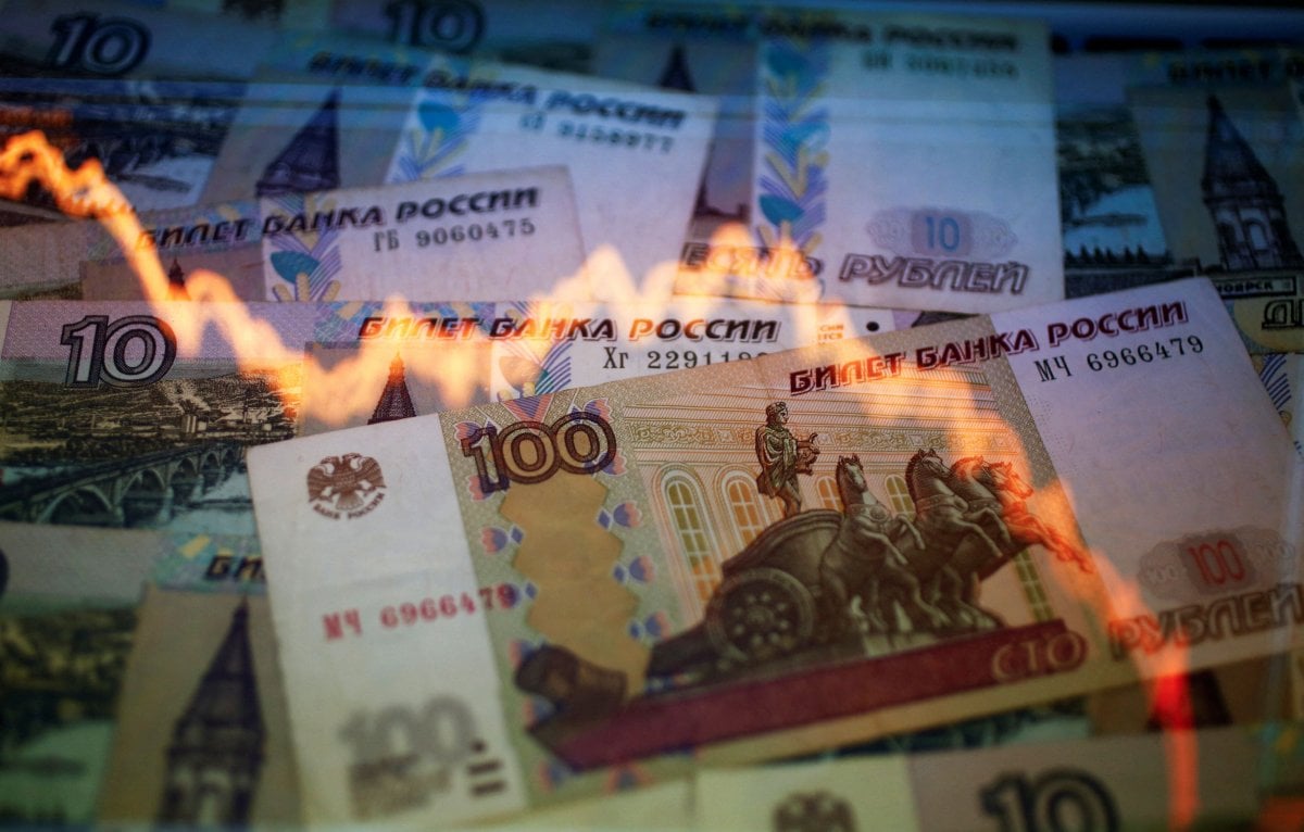 Vladimir Putin: We are planning to switch to rubles for natural gas sales payments #1