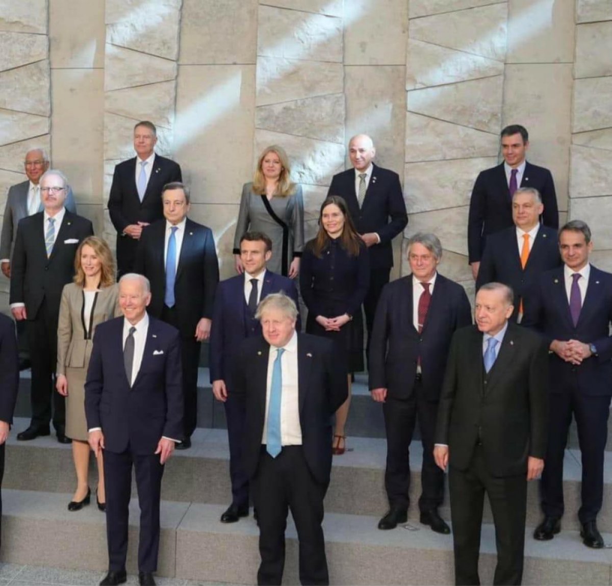 The attitude of Boris Johnson at the NATO Leaders Summit drew attention #3