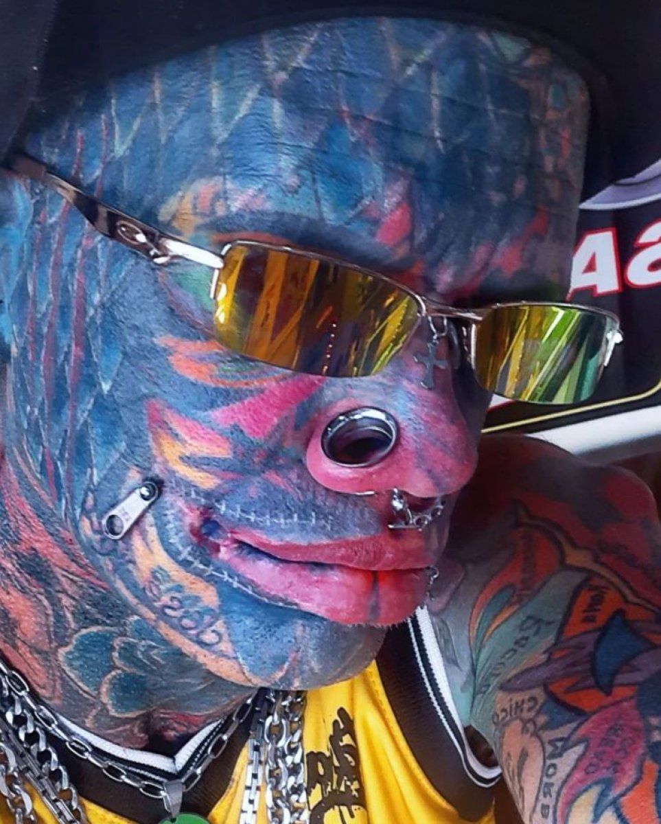 The artist whose body is covered with tattoos in Brazil draws attention #2