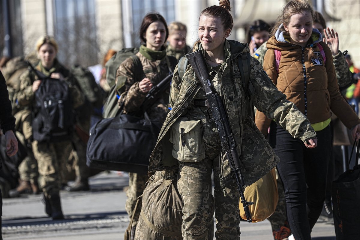 Ukrainians continue to enlist in the army #5