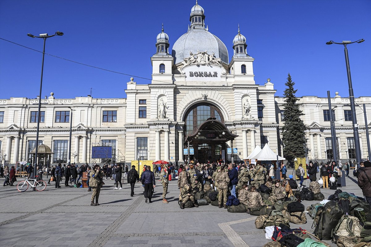 Ukrainians continue to enlist in the army #10