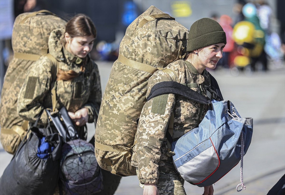 Ukrainians continue to enlist in the army #6