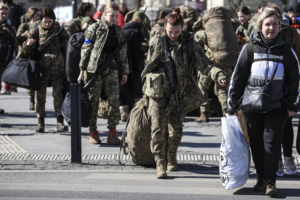 Ukrainians continue to enlist in the army #7