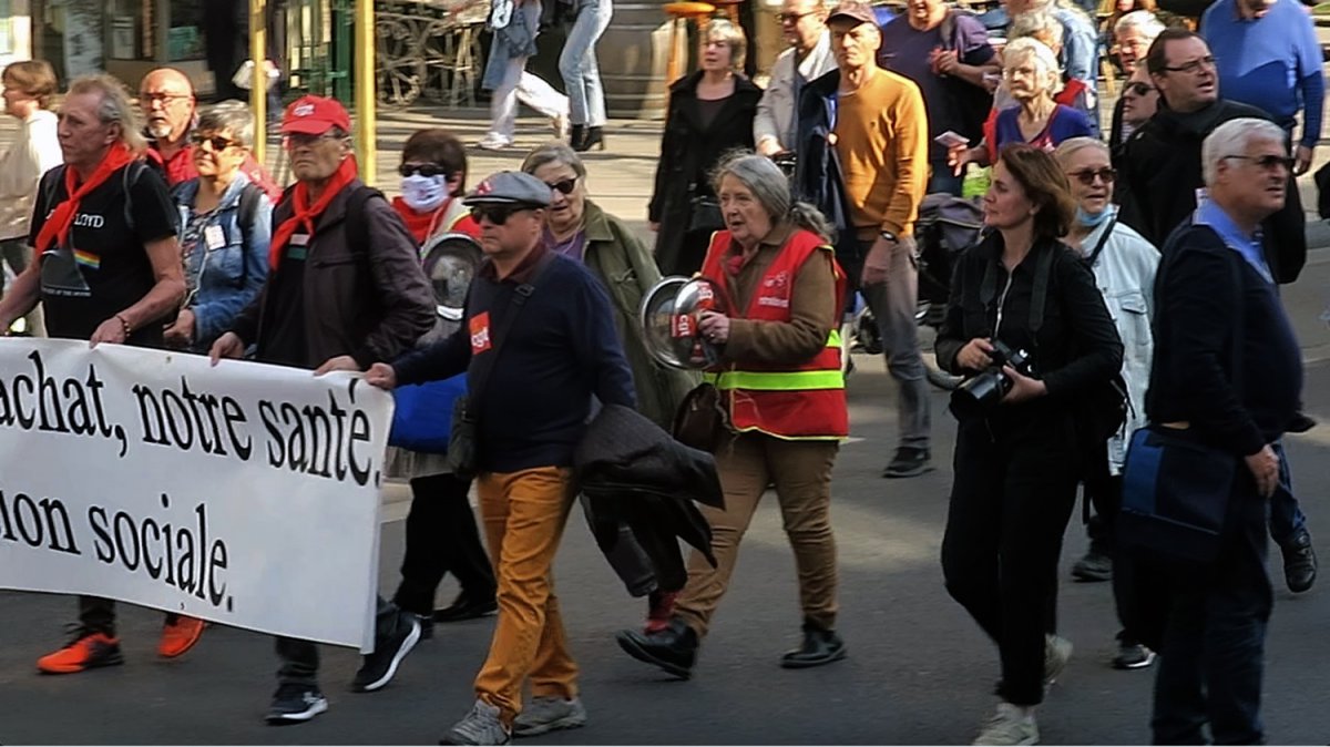 Retirees seeking a raise in France took to the streets #1