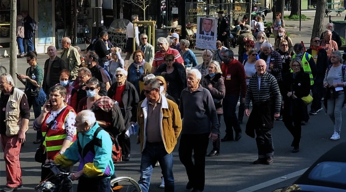 Retirees who want a raise in France took to the streets #3