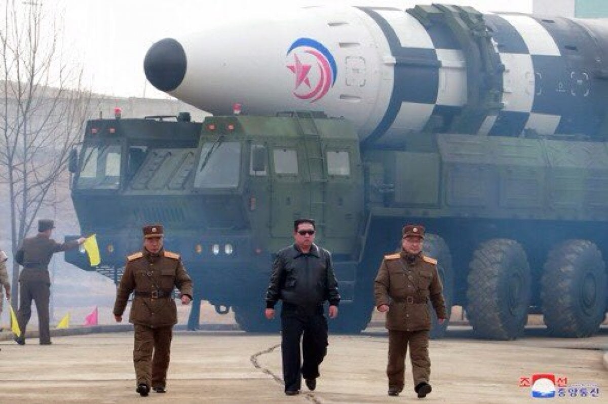 Kuzey Kore, balistik füzenin test atışı görüntülerini paylaştı #4