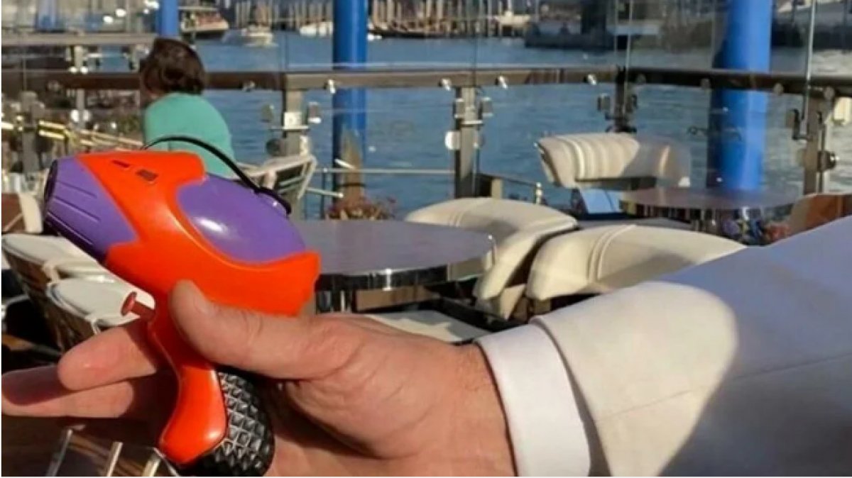 Precaution with water gun against seagulls in Venice #1