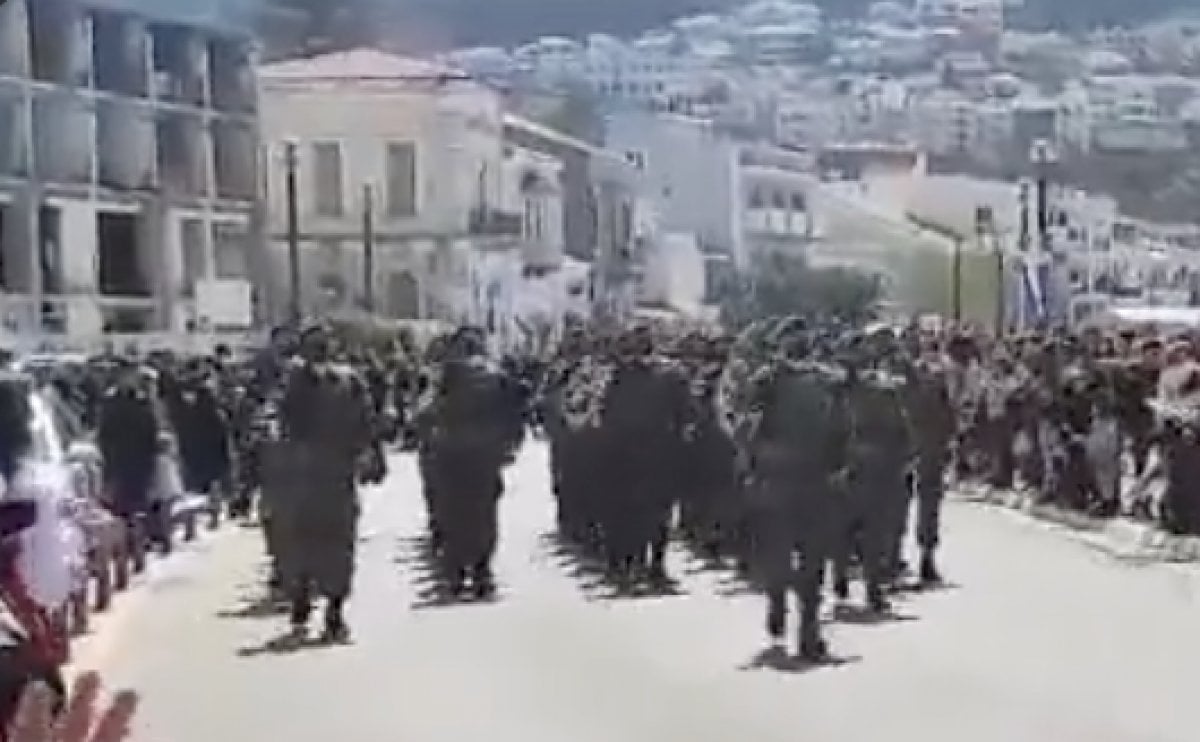 Yunanistan, Sisam Adası nda askeri geçit töreni düzenledi #2