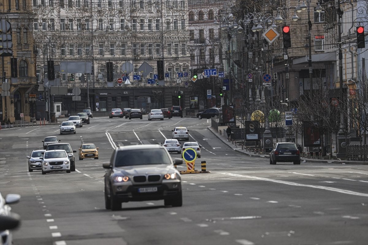 Life is moving again in Kyiv, where air attacks have decreased #6