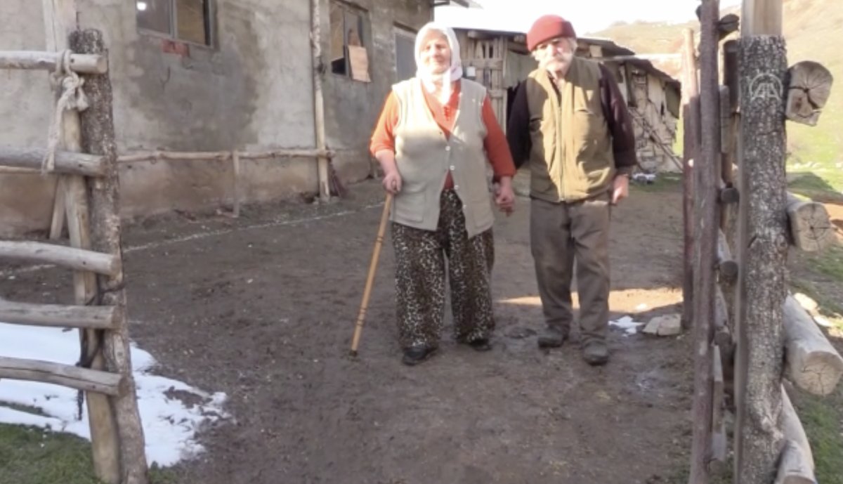 Amasyalı yaşlı çift, 55 yıldır mezrada tek başlarına yaşıyor #7