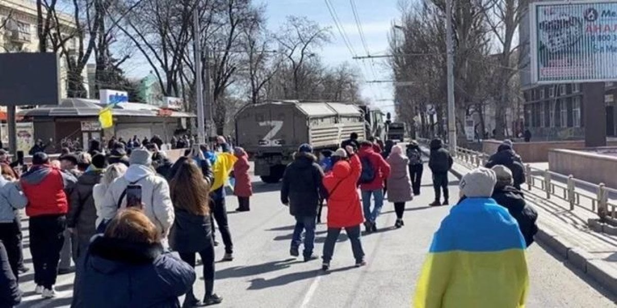 Ukraine: Russian army to hold referendum in Kherson region #3