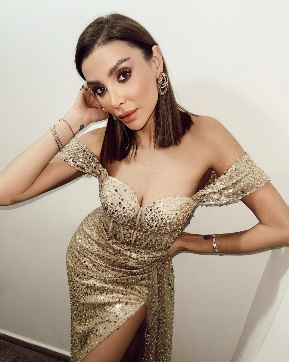 Nazlı Kayı, tektaşını paylaştı #4